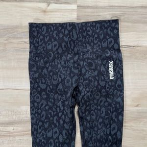 Adapt animal seamless leggings